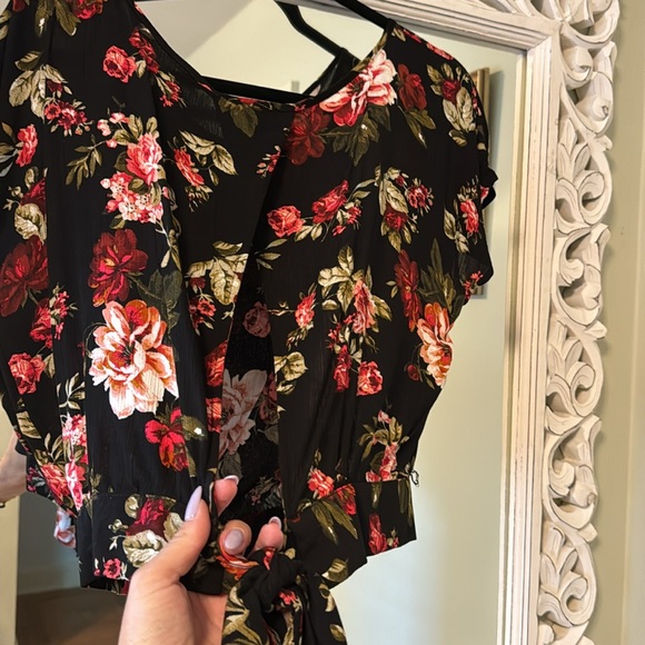 Ambiance floral tee open back - Picture 3 of 3